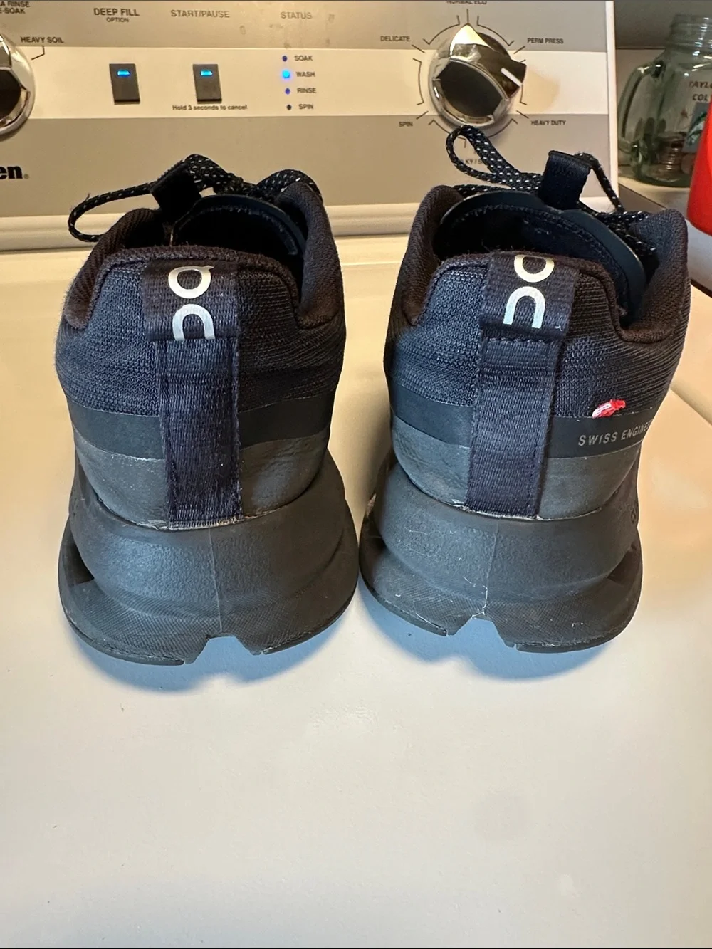 Boys black On Clouds size 6.5